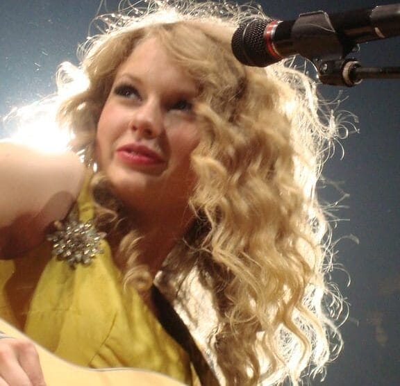 Taylor Swift performing on stage