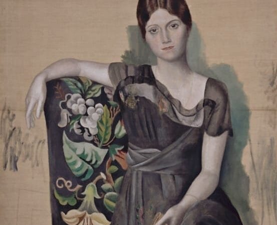 Olga in an Armchair - Pablo Picasso 1918
